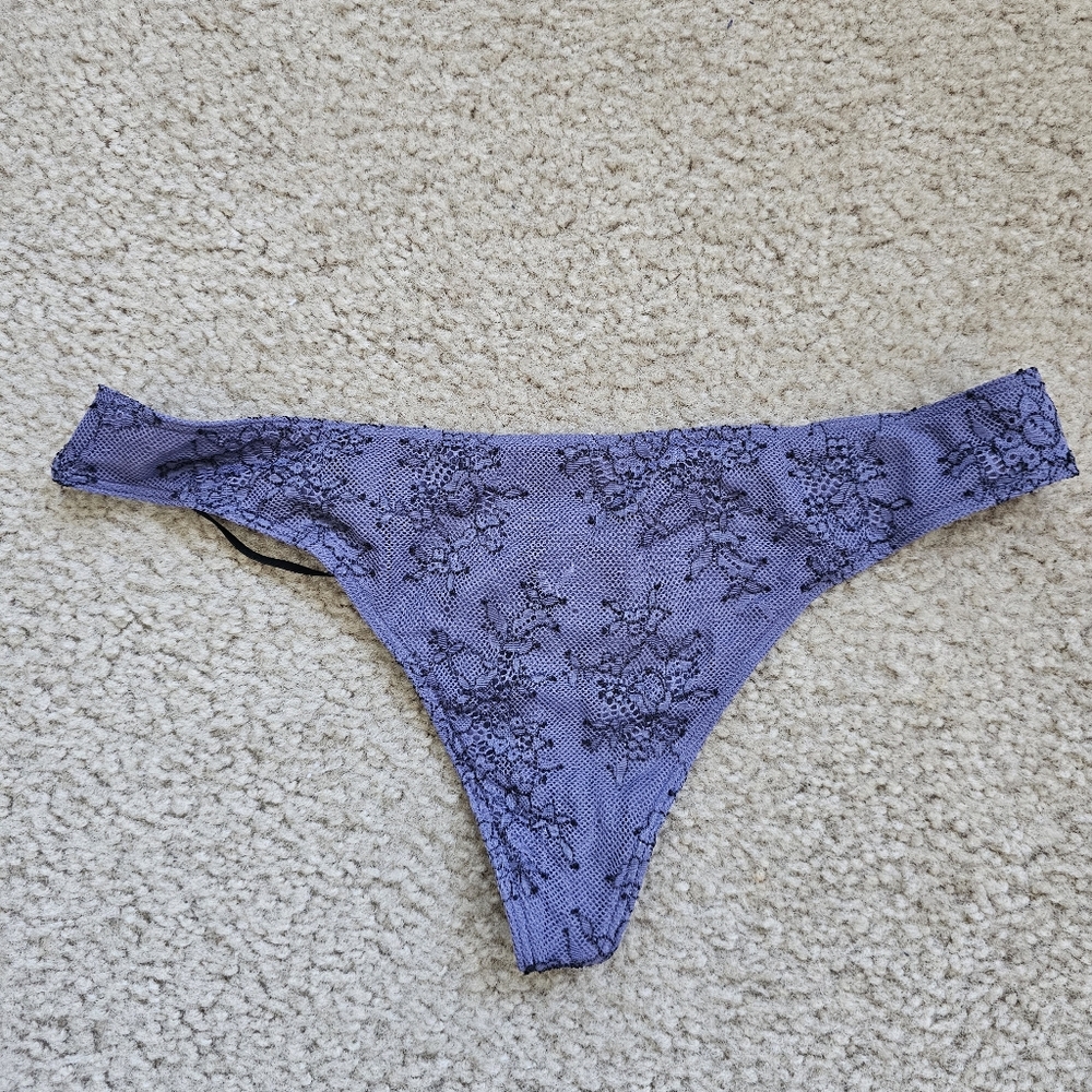 NWT Victorias Secret 2015 V string panty purple black lace strappy bow medium